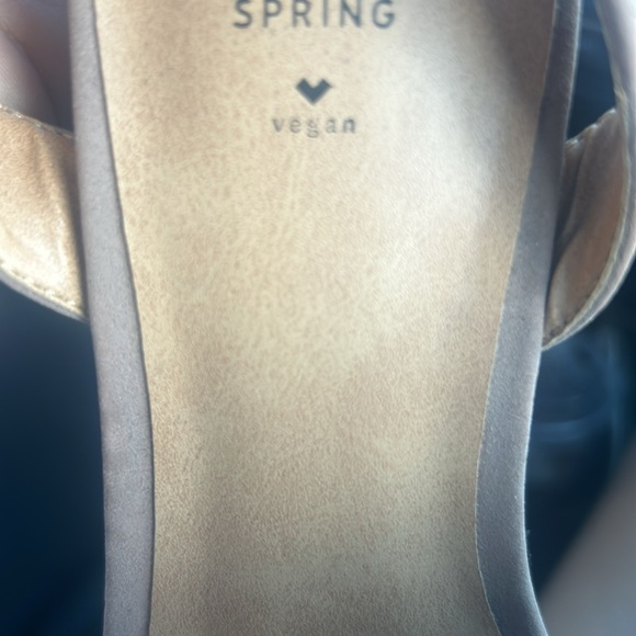 Tan vegan high heels - Picture 3 of 3